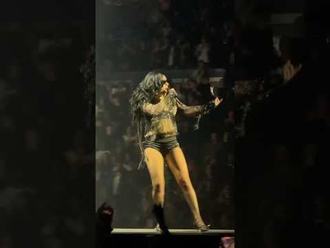 Charli XCX – Von dutch (Live from Music, Fashion, Film Tour 2026)